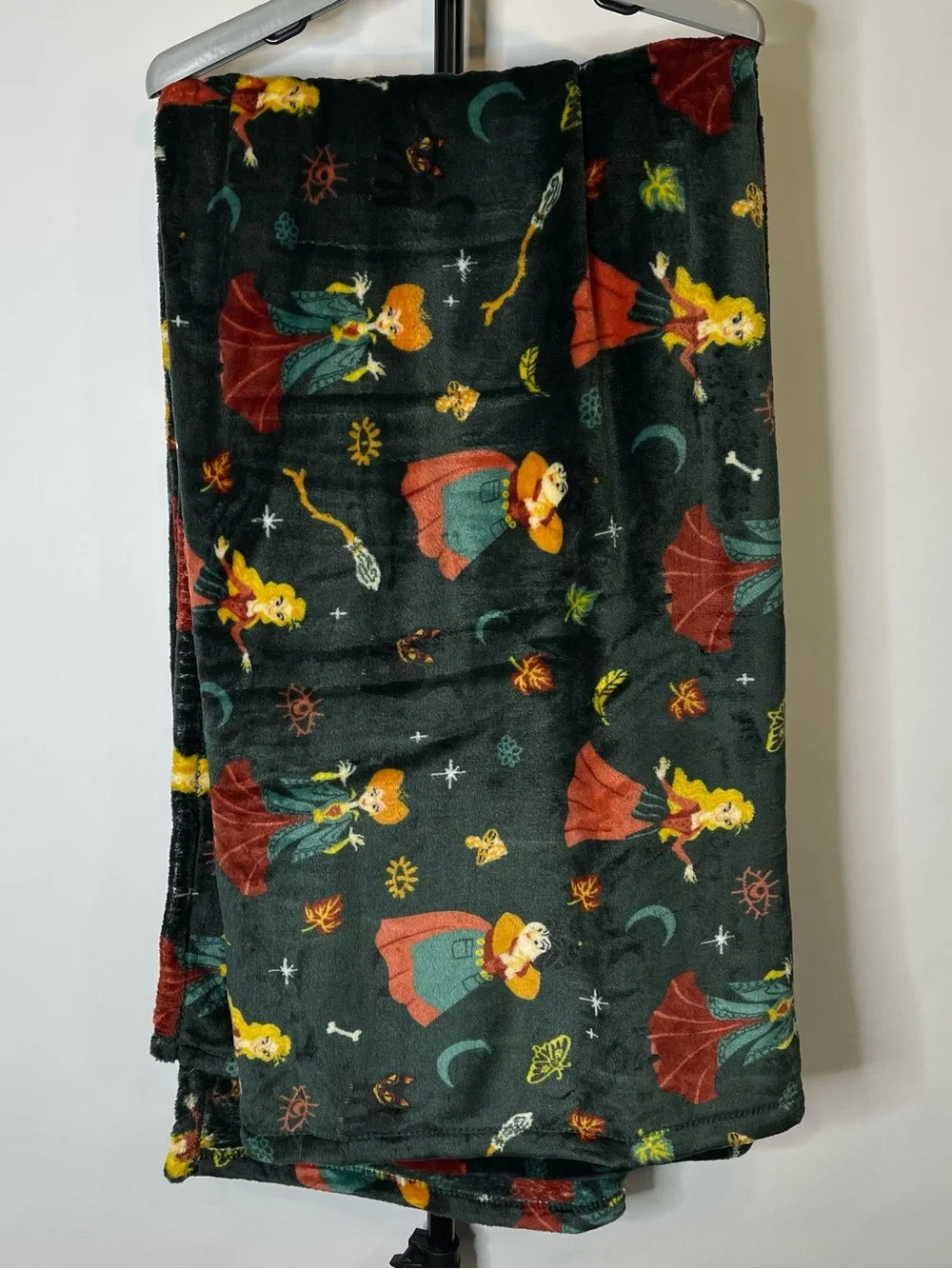 Disney Hocus Pocus Green Soft Blanket The Big One